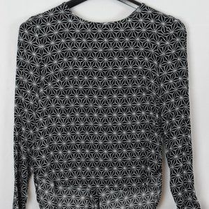 H&M Blouse Small XS Black Black Geometric Floral Pattern Button Back Long Sleeve